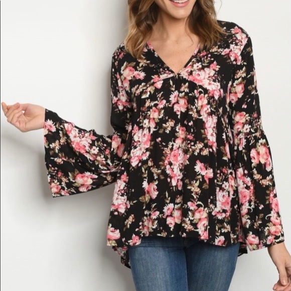 Chris & Carol Bohemian Floral Bell Sleeve Handkerchief Hem Top NWT Small - Picture 4 of 8